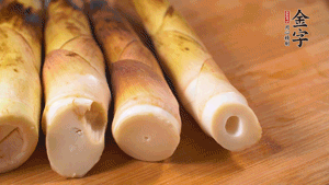 春筍剝?nèi)ネ鈿ぃ谐蓾L刀塊。
