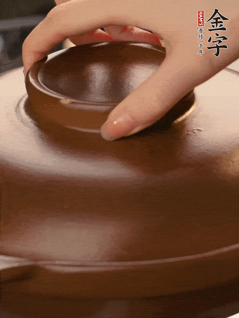 再下日本豆腐煮3分鐘。