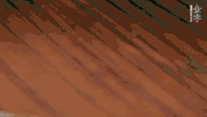 待水沸騰，煮到湯圓浮起，碗中加點豬油、生抽、蔥花就可以了。