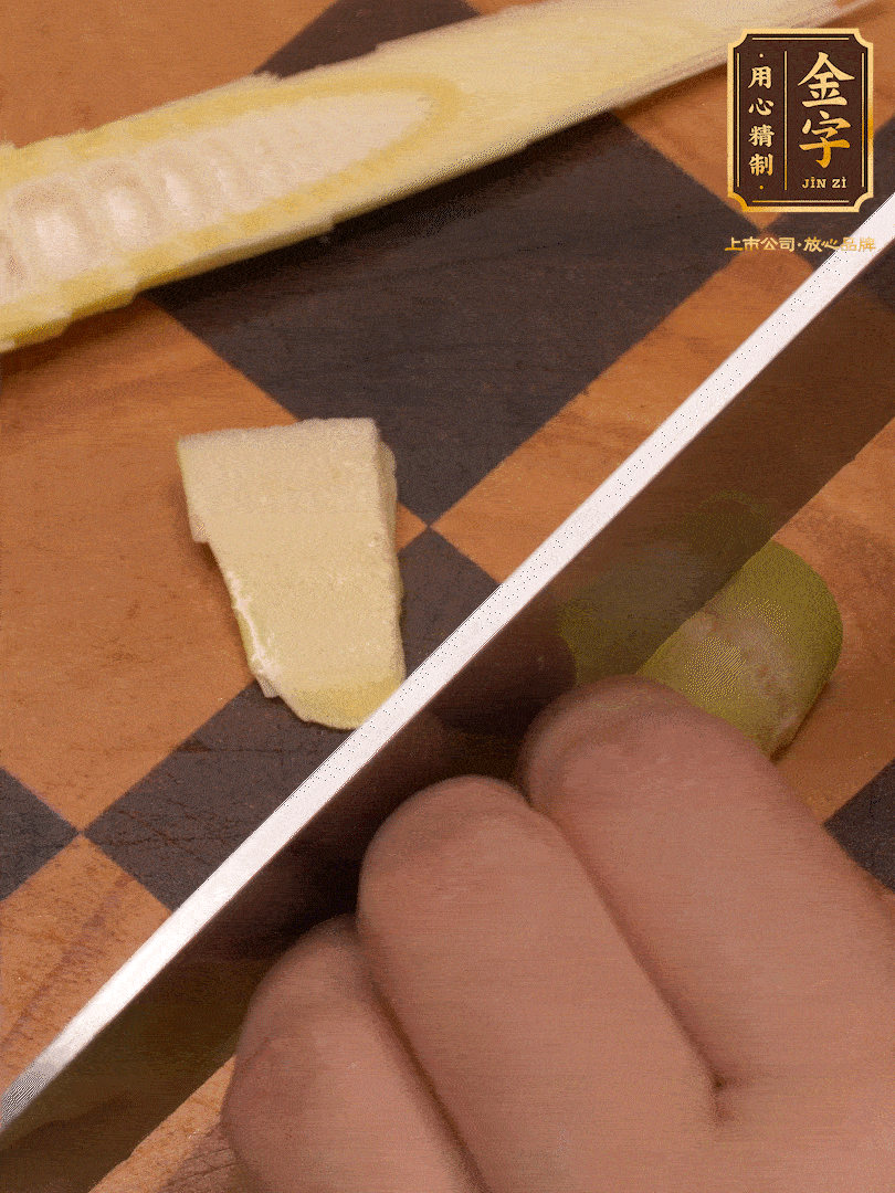 雷筍，剝?nèi)ネ鈿?，切成?>
					</div>
					<span>步驟 3/7</span>
					<p>雷筍，剝?nèi)ネ鈿ぃ谐啥?/p>
				</li><li>
					<div   id=